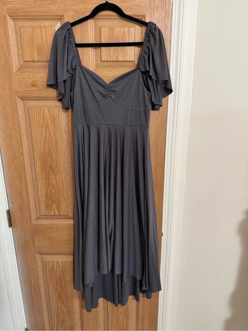 Joyfolie Women’s Gray Flutter Sleeve V-Neck Dress
